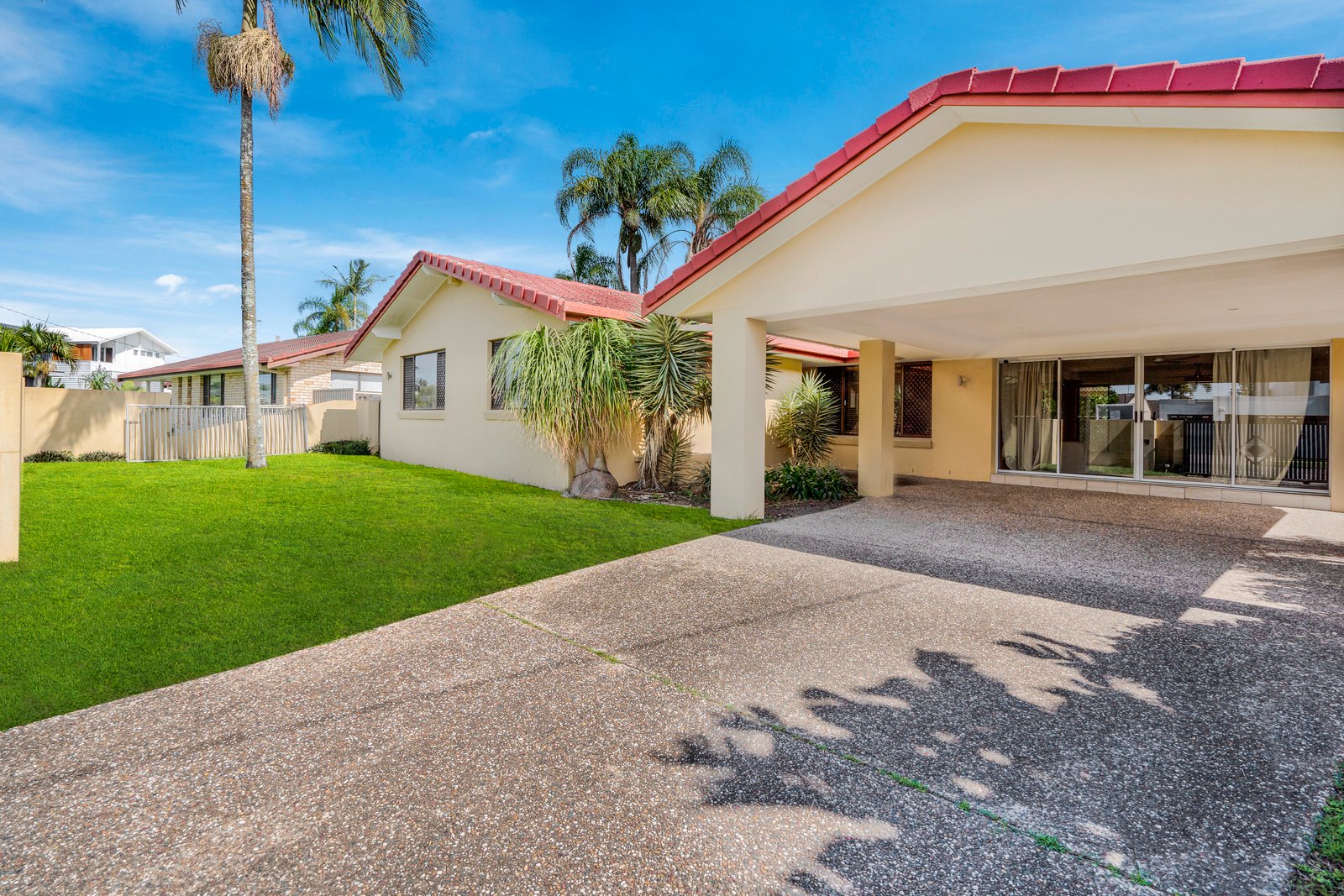 225 Mallawa Drive PALM BEACH 2