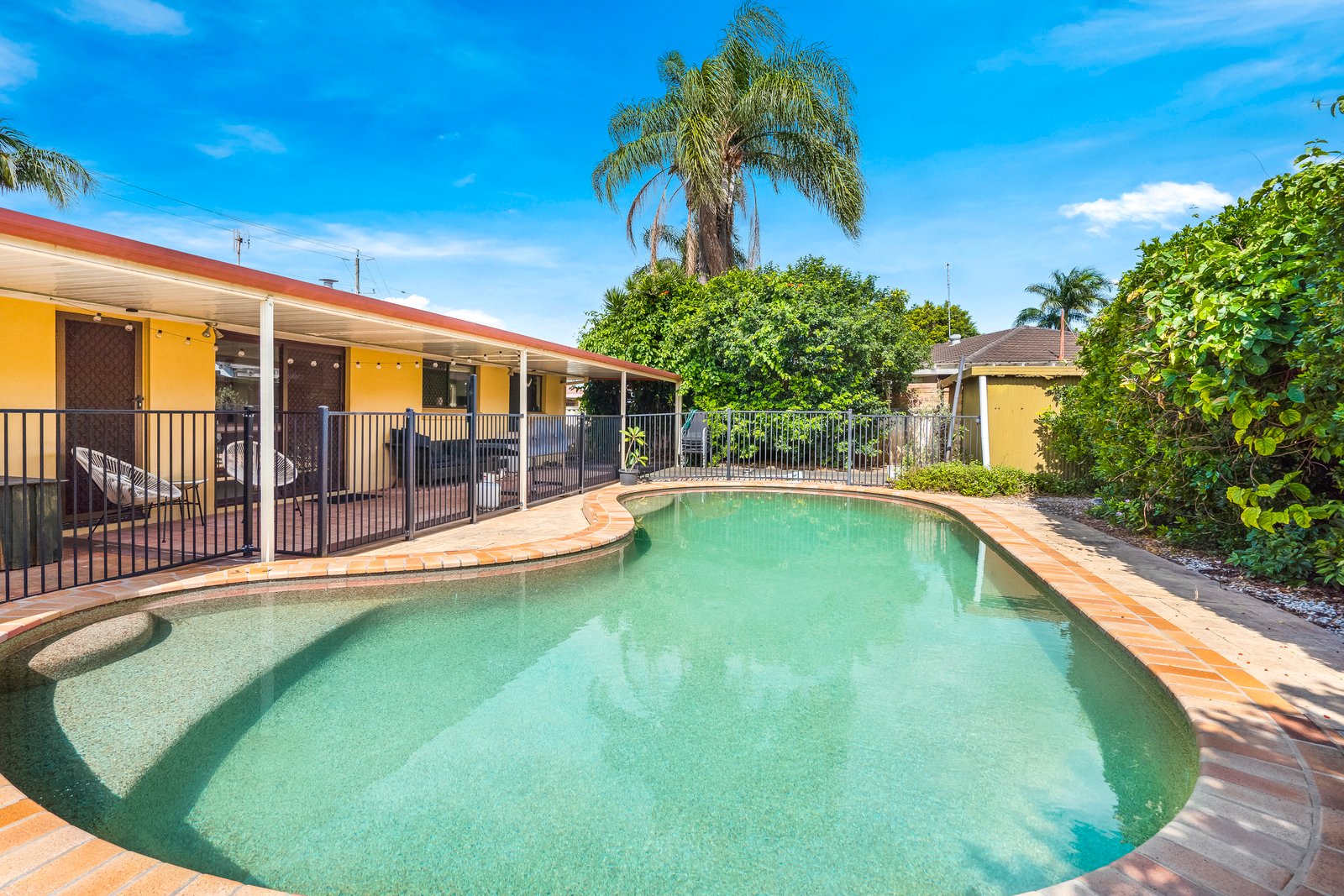 225 Mallawa Drive PALM BEACH 3