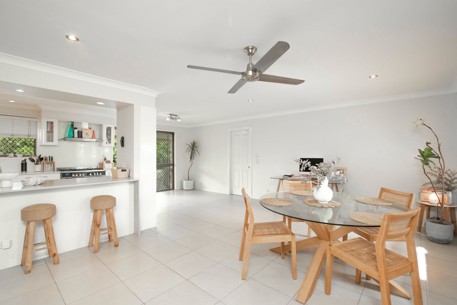 225 Mallawa Drive PALM BEACH 5