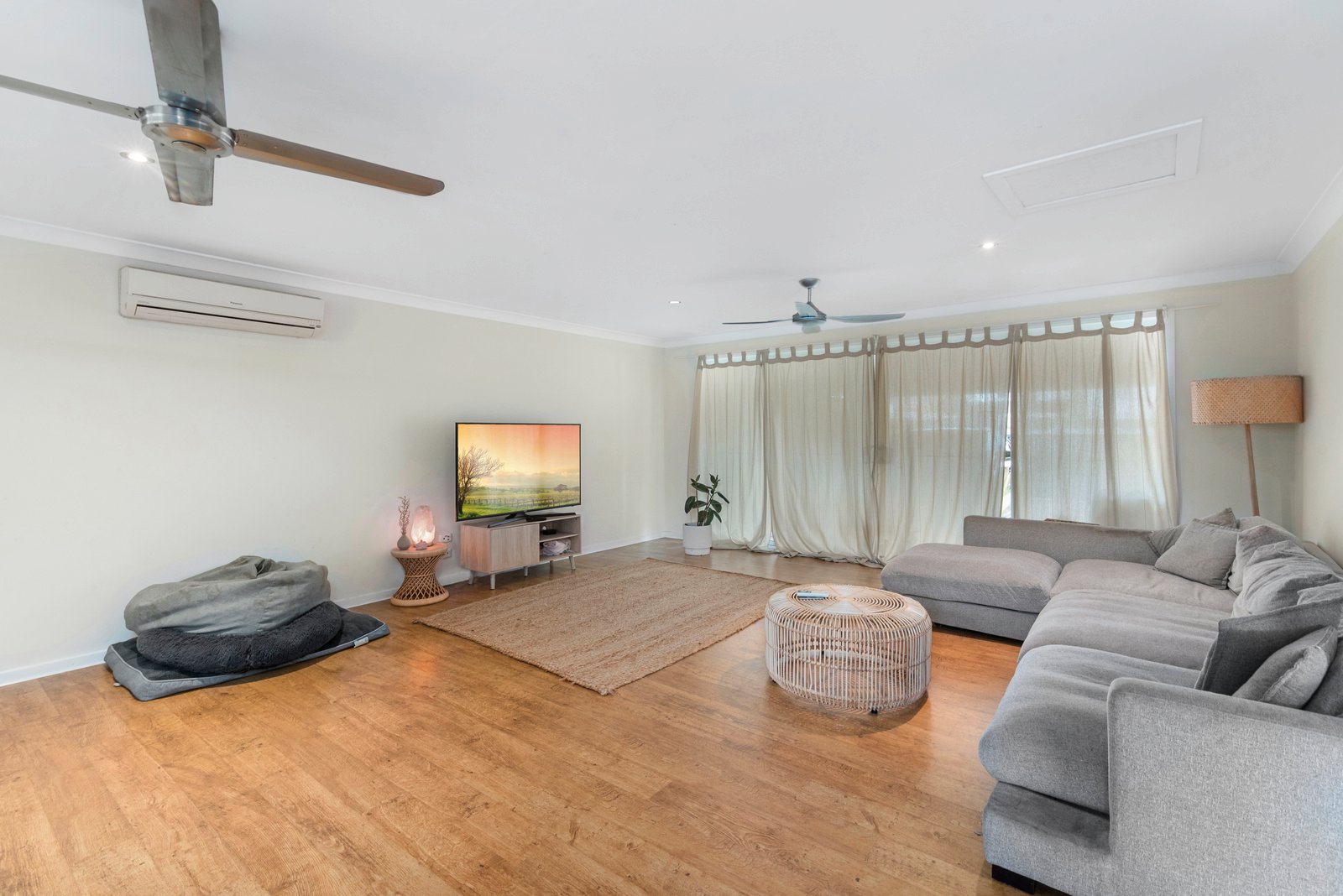 225 Mallawa Drive PALM BEACH 7