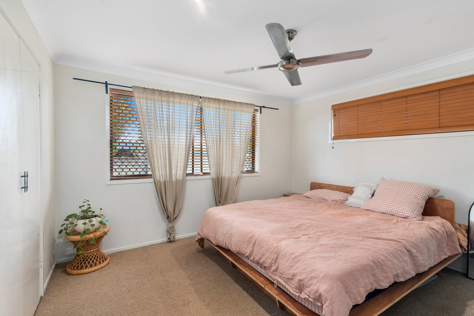 225 Mallawa Drive PALM BEACH 11