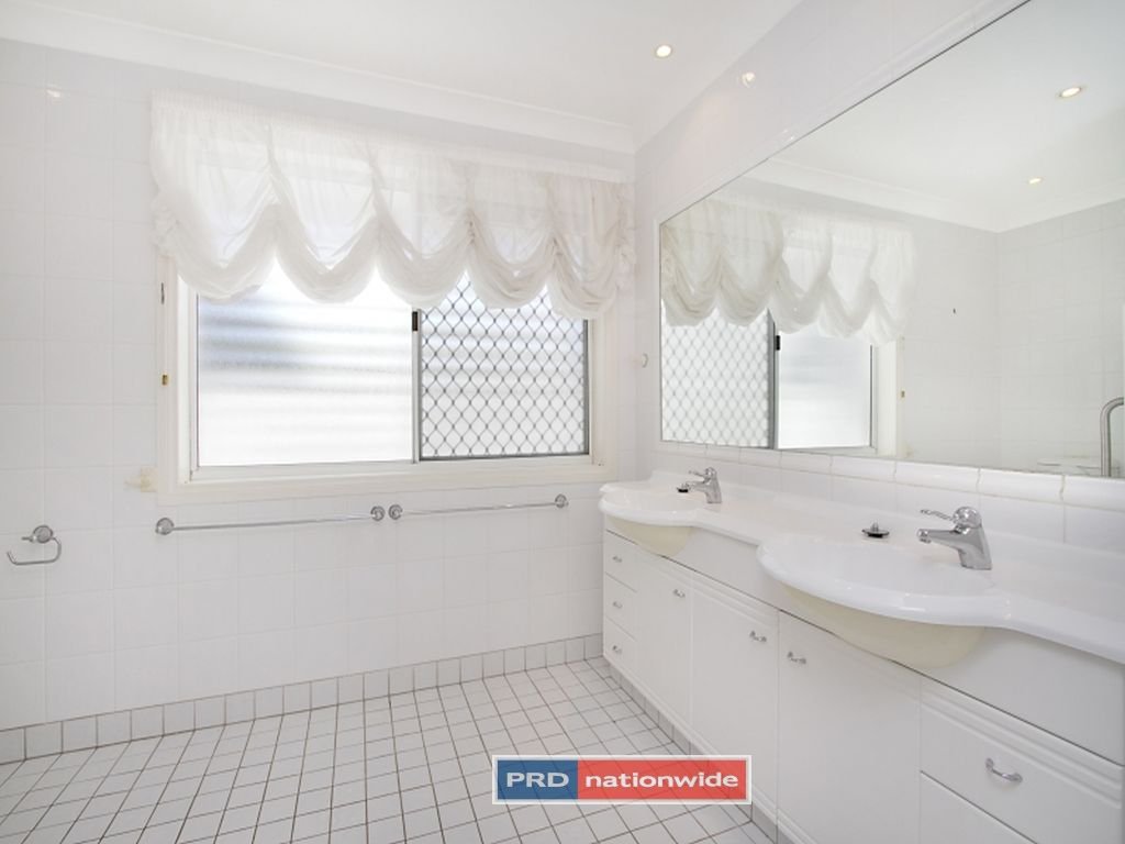 225 Markeri Street MERMAID WATERS 5