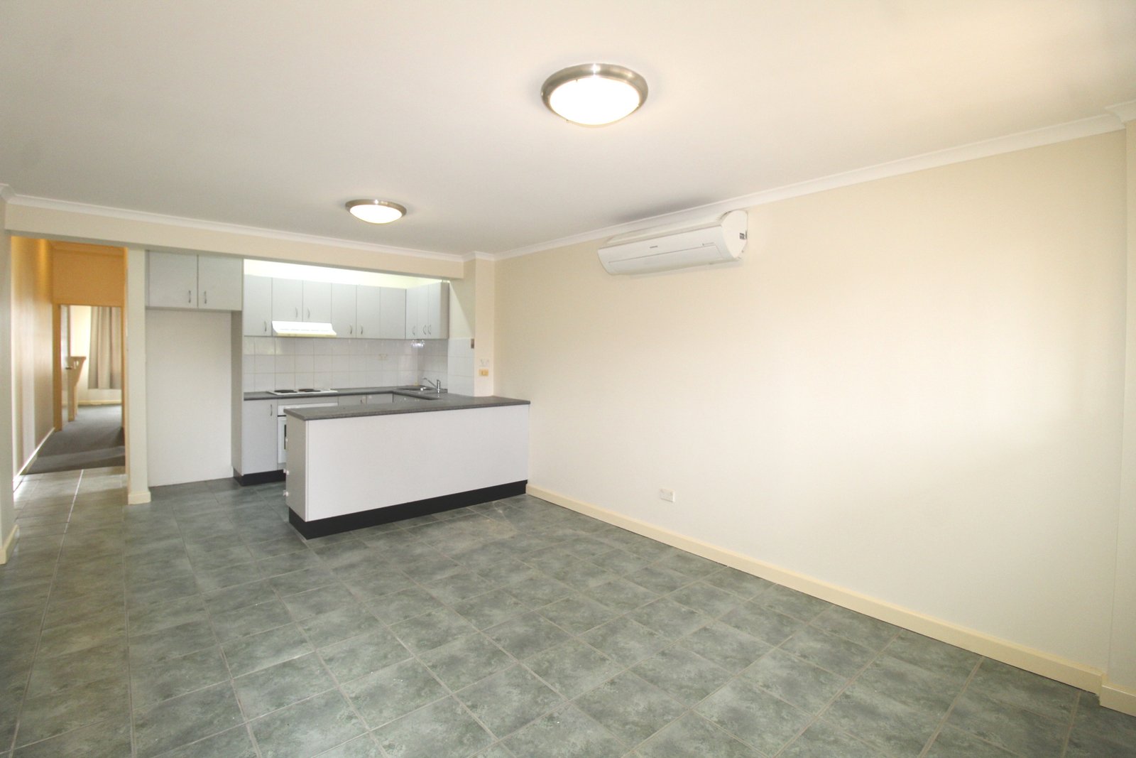 2/25 Railway Street BANKSIA 2