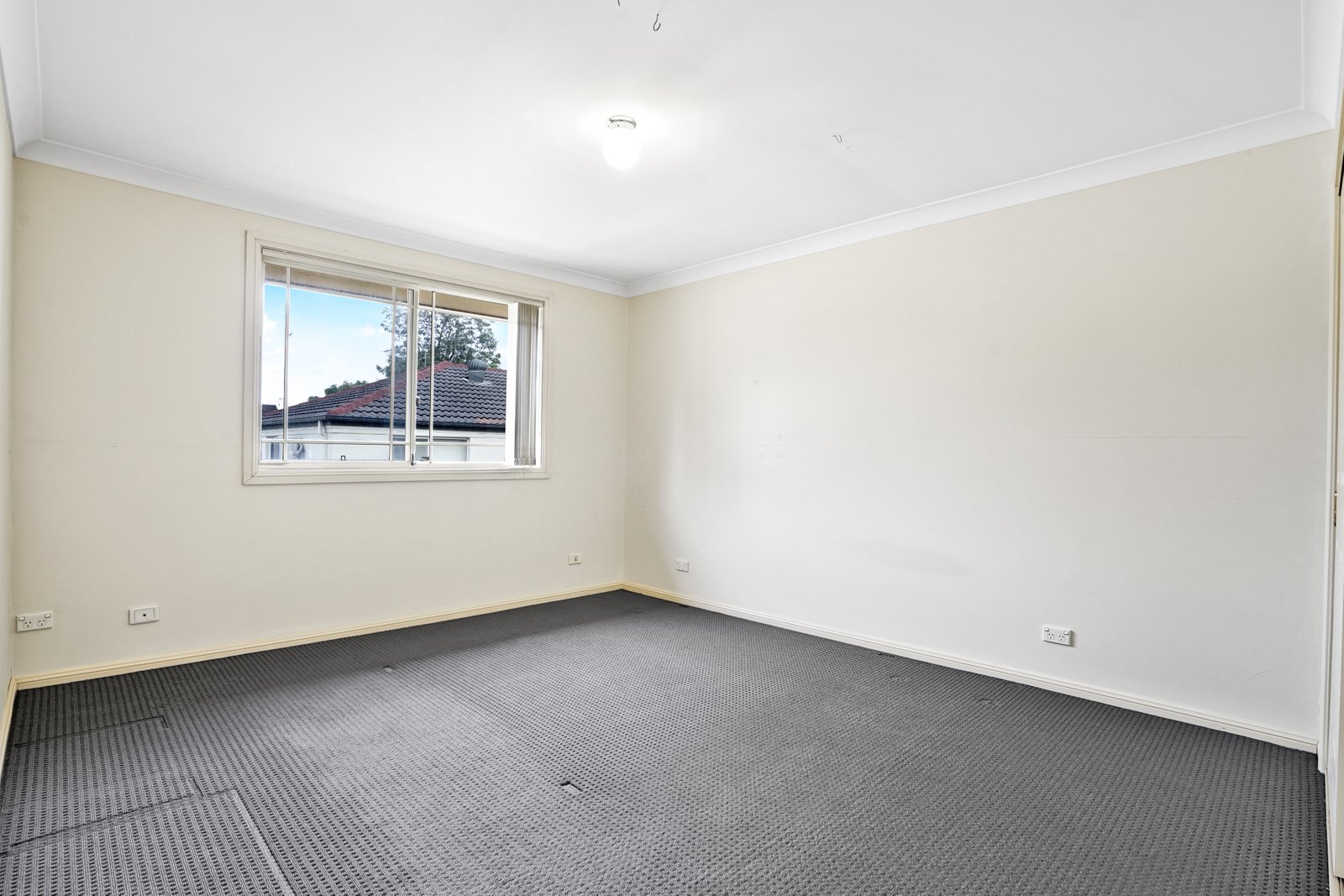 2/25 Robert Street Penrith 4