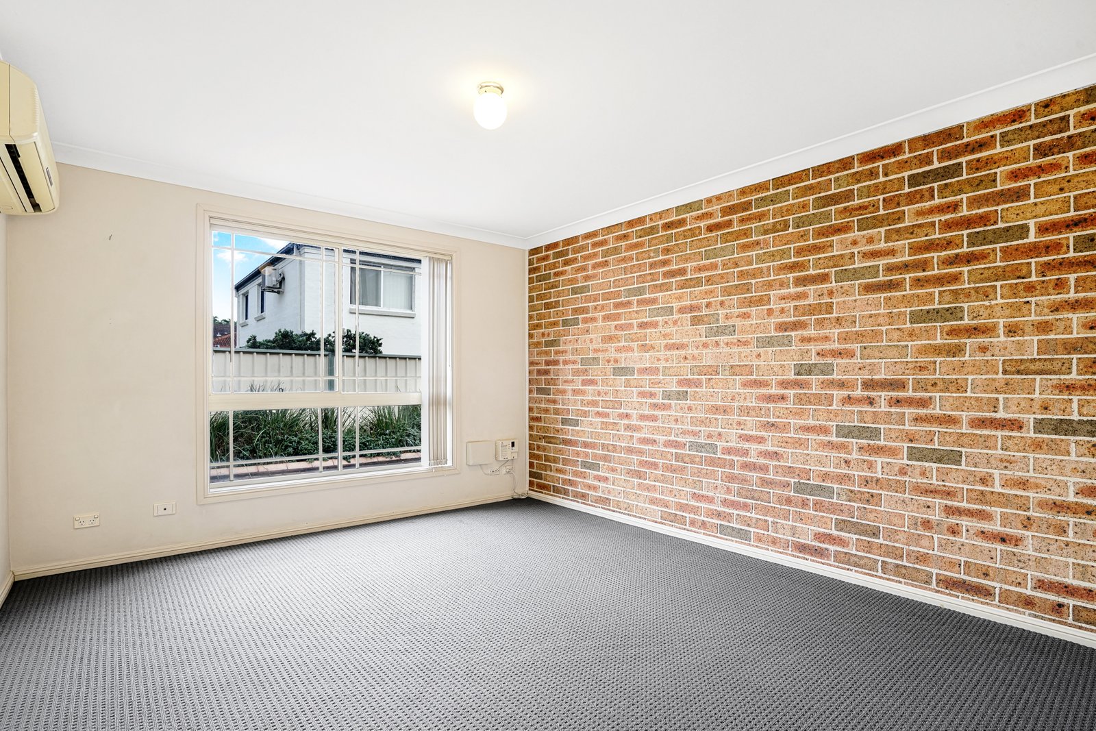 2/25 Robert Street Penrith 2