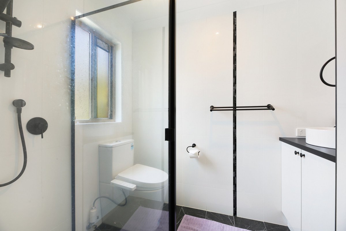 2/25 Twenty Fourth Avenue Palm Beach 13