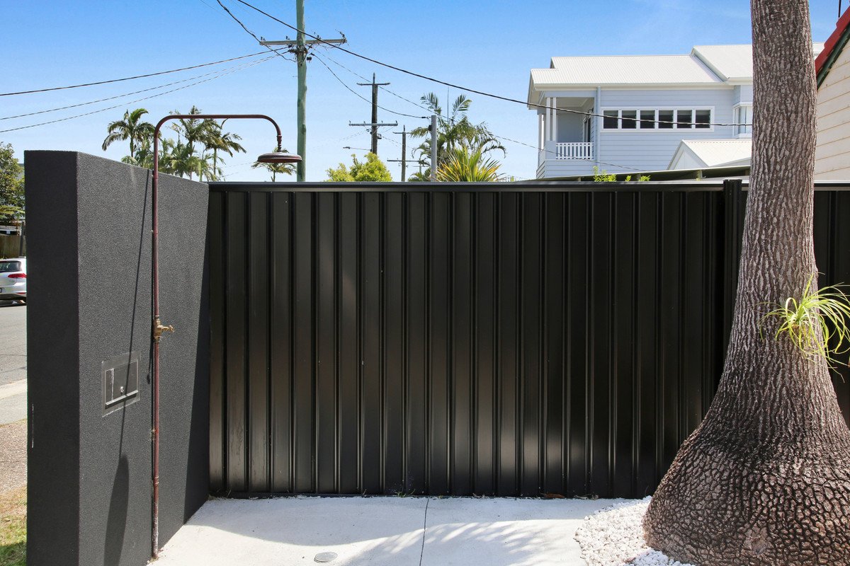 2/25 Twenty Fourth Avenue Palm Beach 19