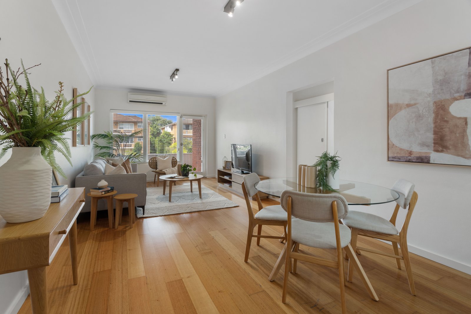 2/25 Wonoona Parade East  OATLEY 1