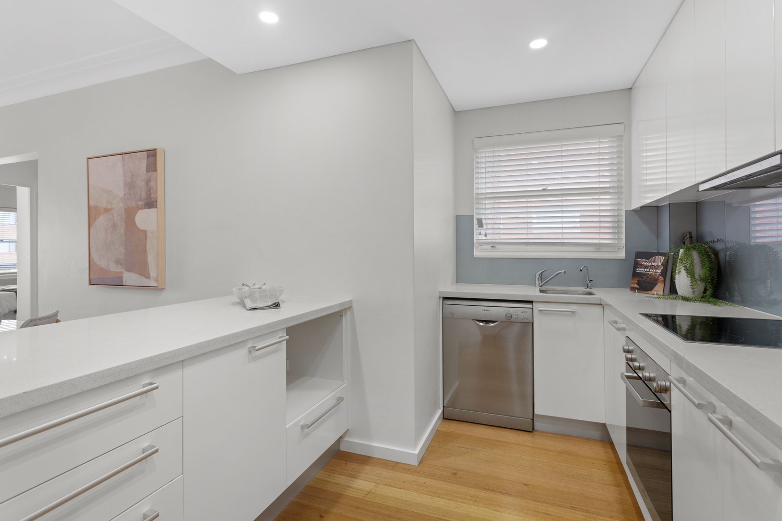 2/25 Wonoona Parade East  OATLEY 5