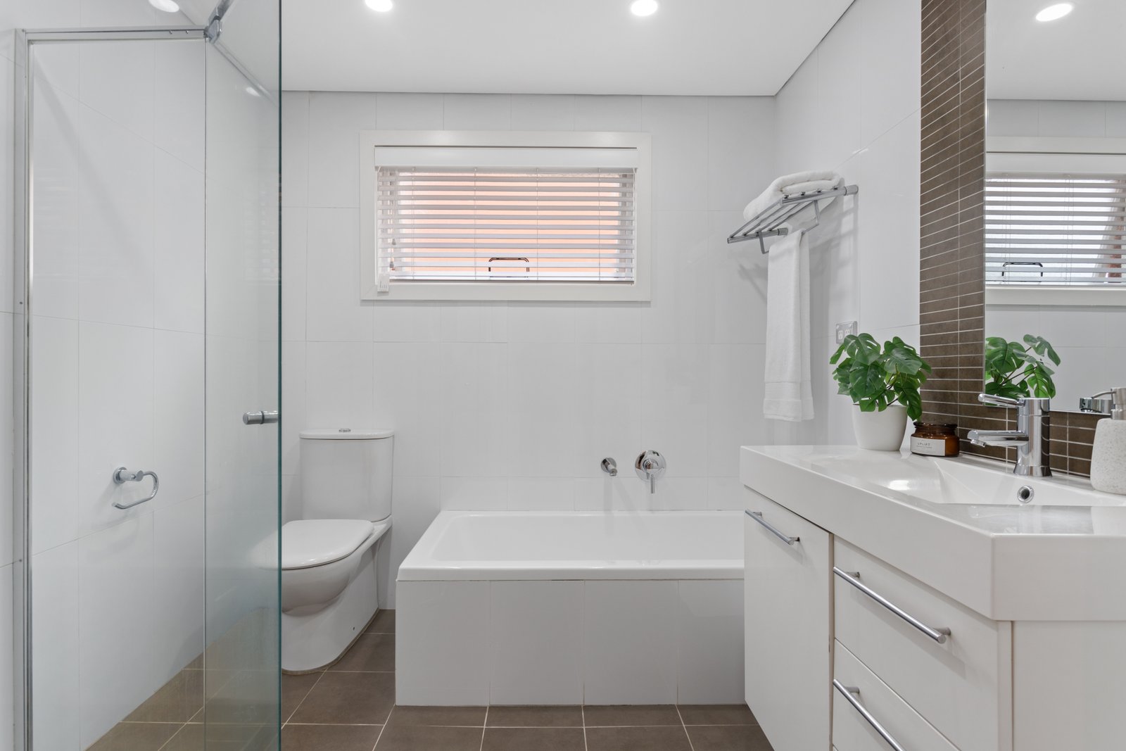 2/25 Wonoona Parade East  OATLEY 6