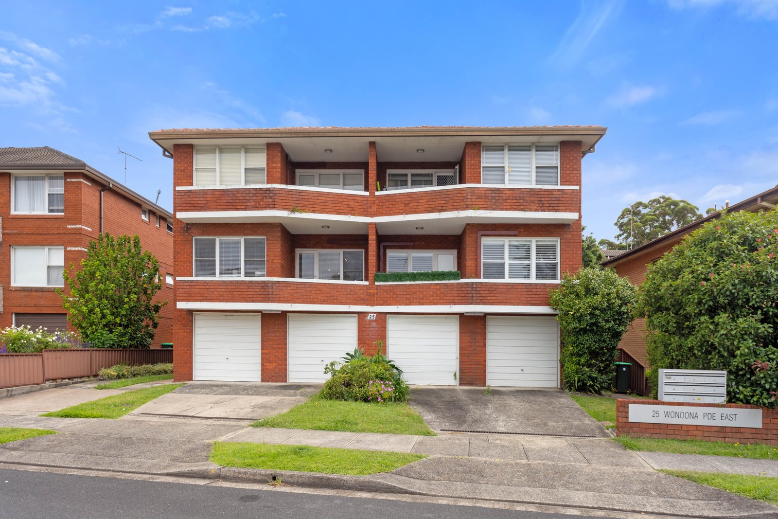 2/25 Wonoona Parade East  OATLEY 11