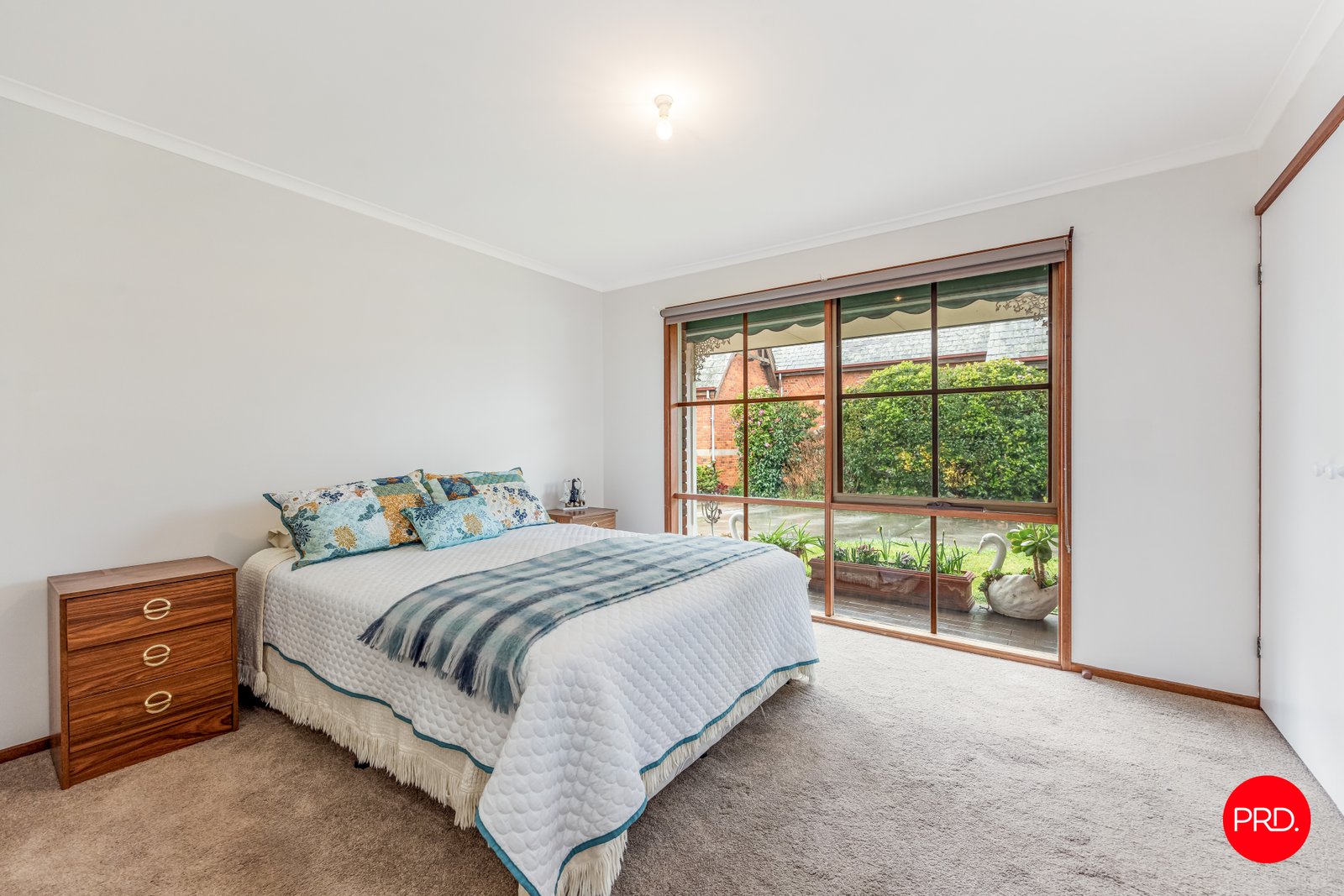2/25 Yaldwyn Street West  KYNETON 7