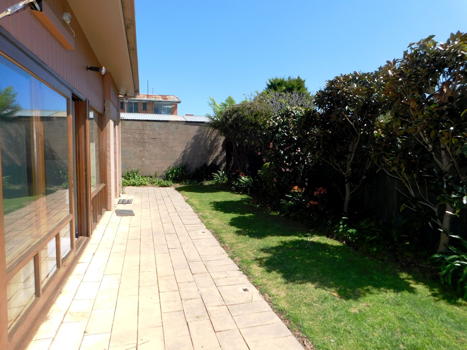 Gallery: 2/252 Balcombe Road
