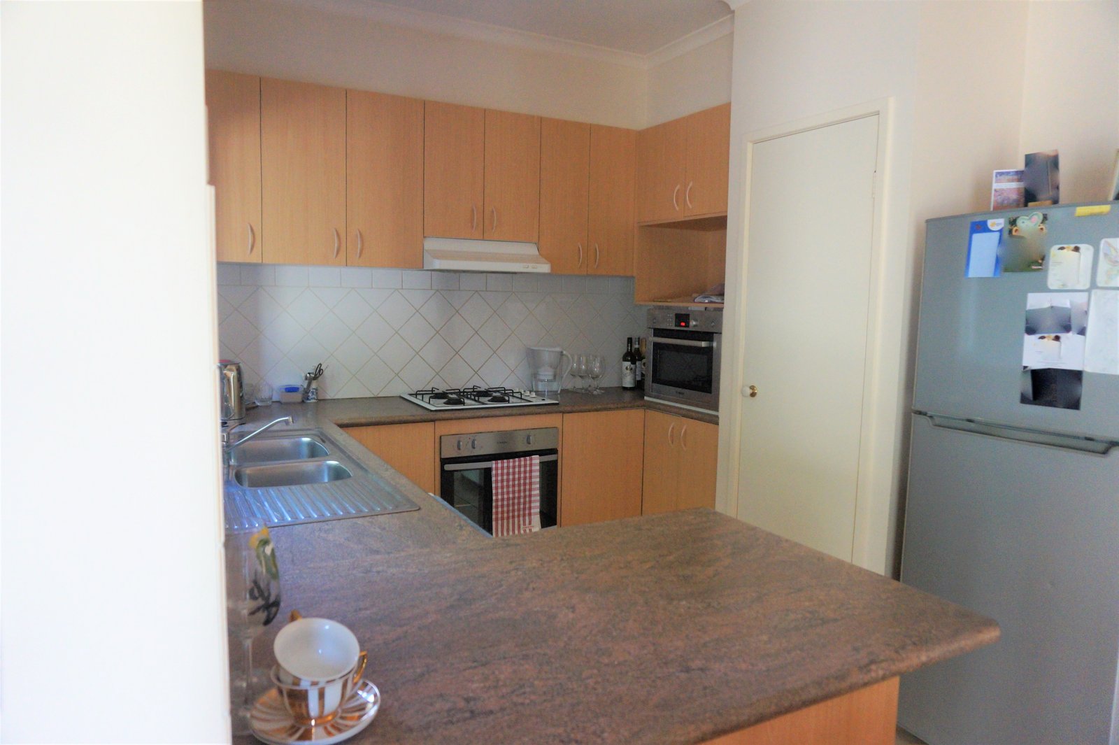 Gallery: 2/252 Myers Street