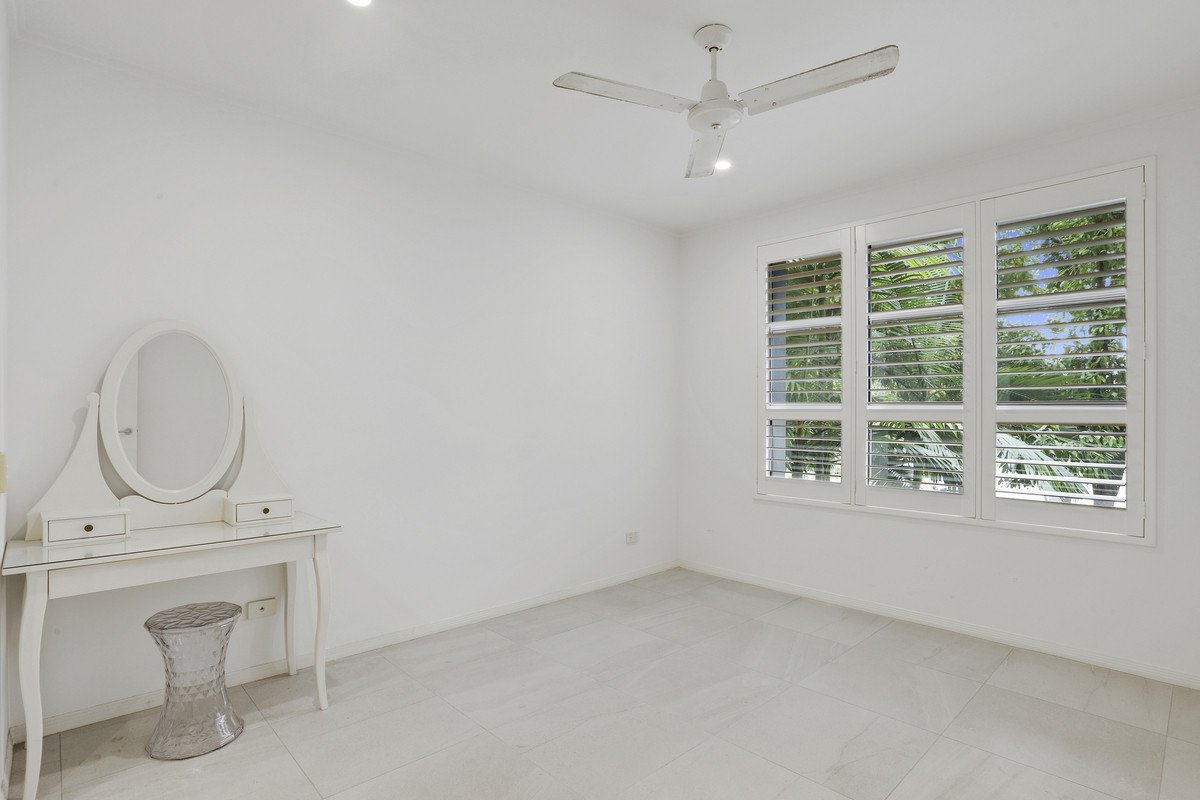 2/253 Varsity Parade VARSITY LAKES 8