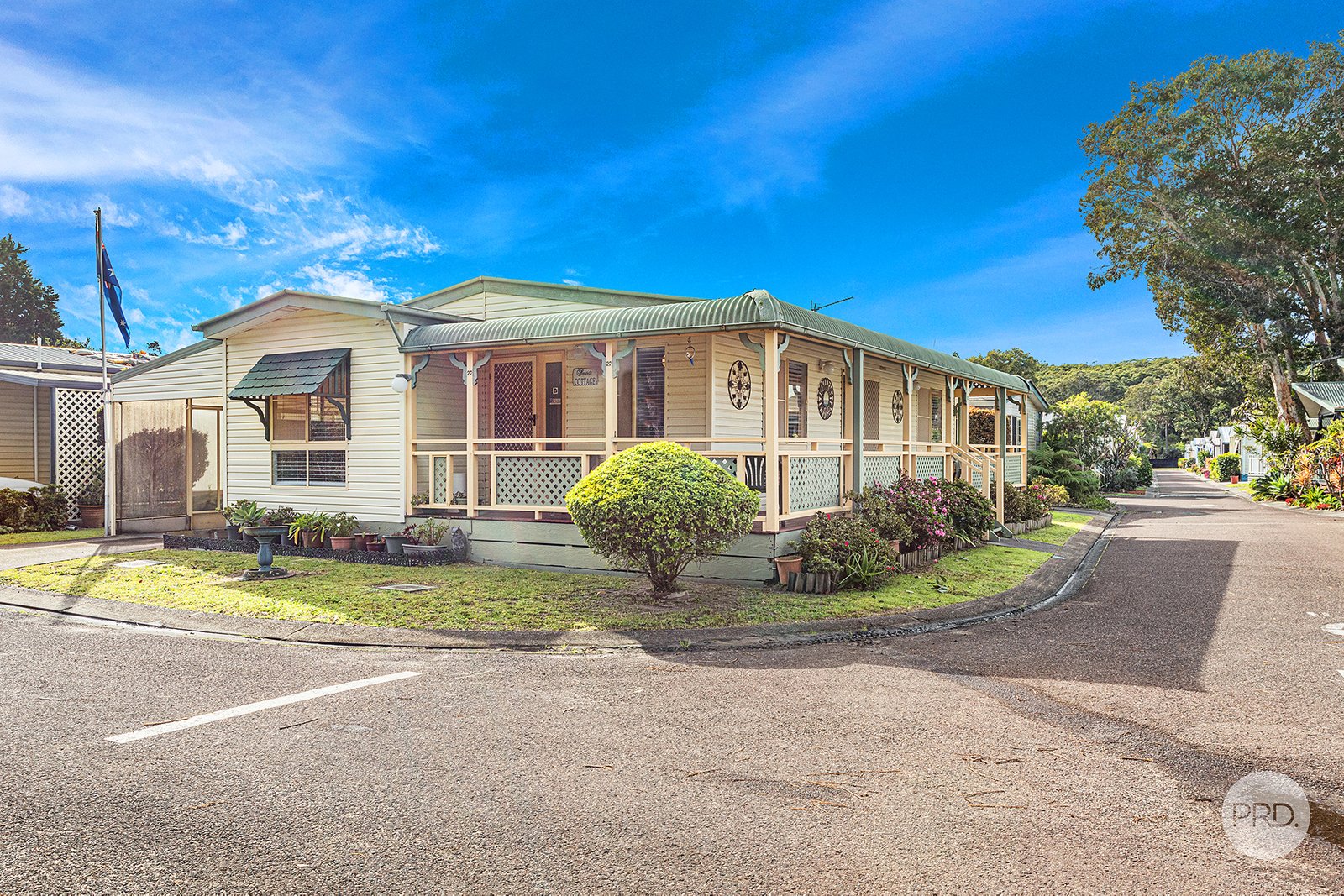 22/554 Gan Gan Road ONE MILE 1