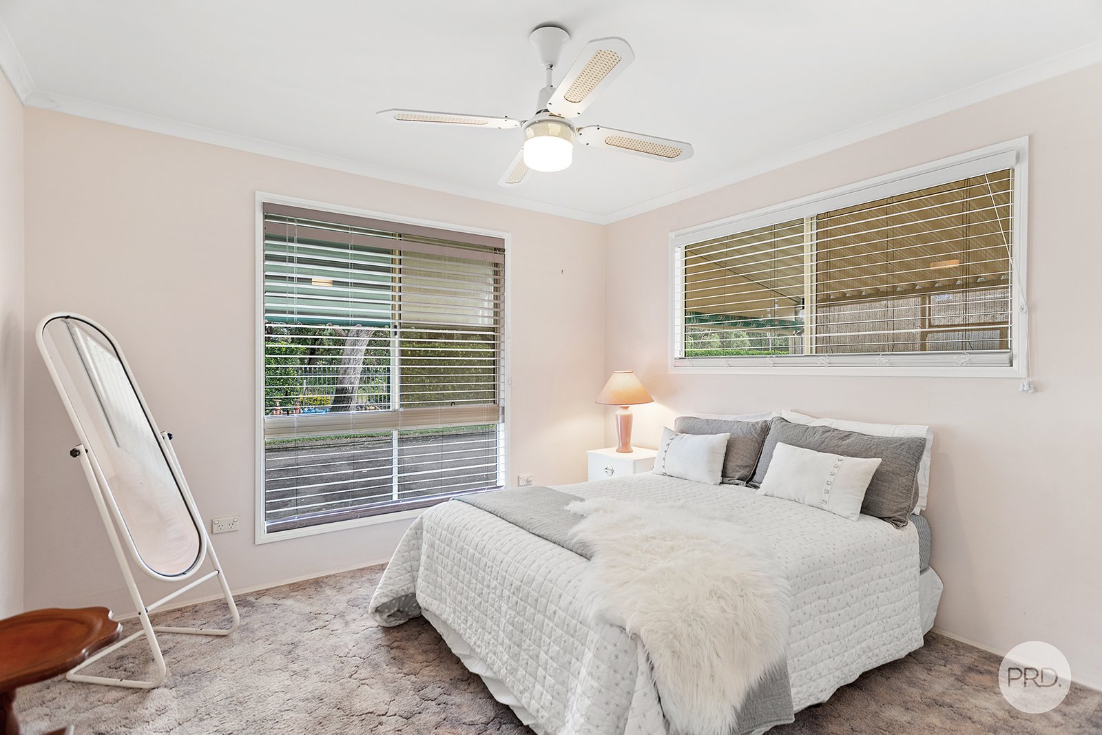 22/554 Gan Gan Road ONE MILE 9