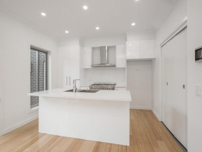 Gallery: 2/26 Castley Crescent