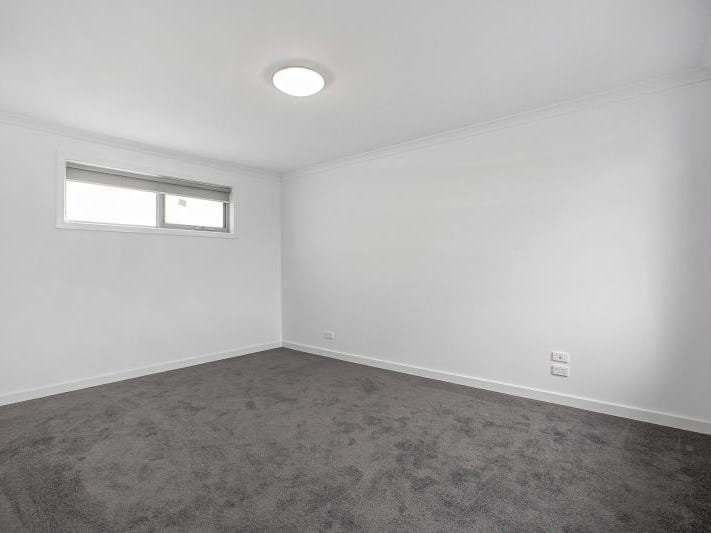 Gallery: 2/26 Castley Crescent