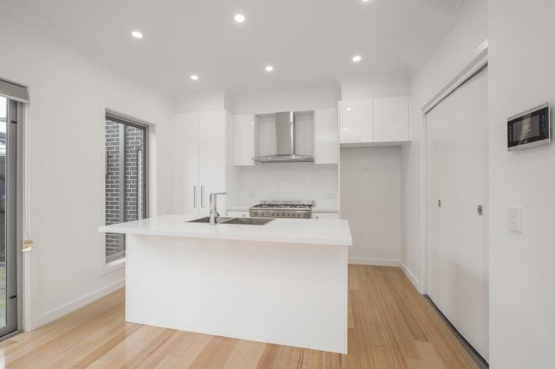Gallery: 2/26 Castley Crescent