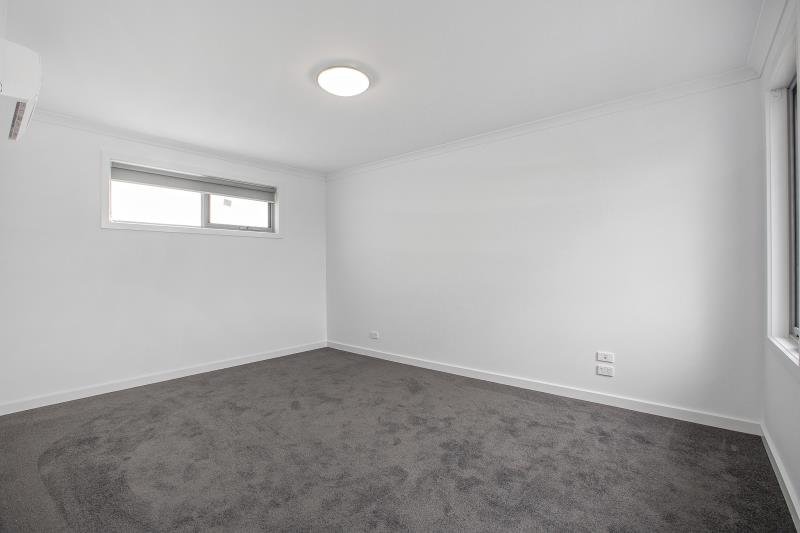 Gallery: 2/26 Castley Crescent