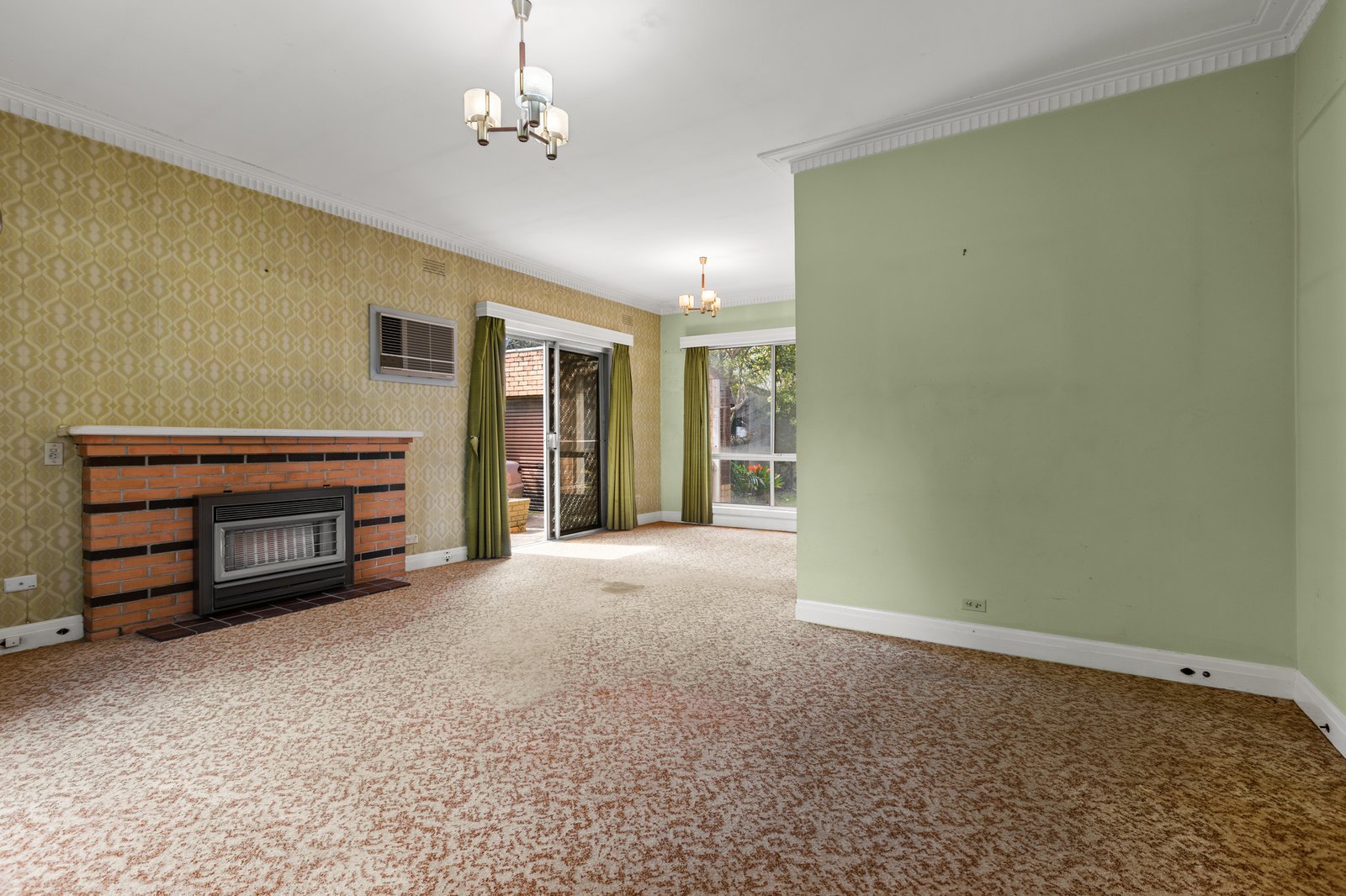 Gallery: 226 East Boundary Road
