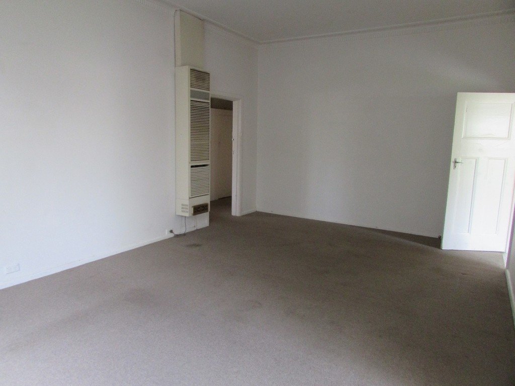 Gallery: 226 Esplanade West