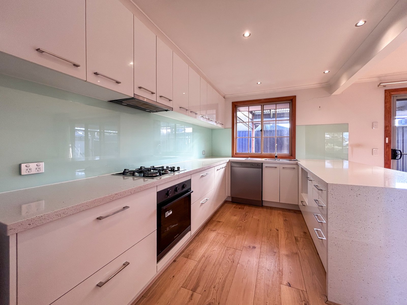 Gallery: 2/26 Mussert Avenue