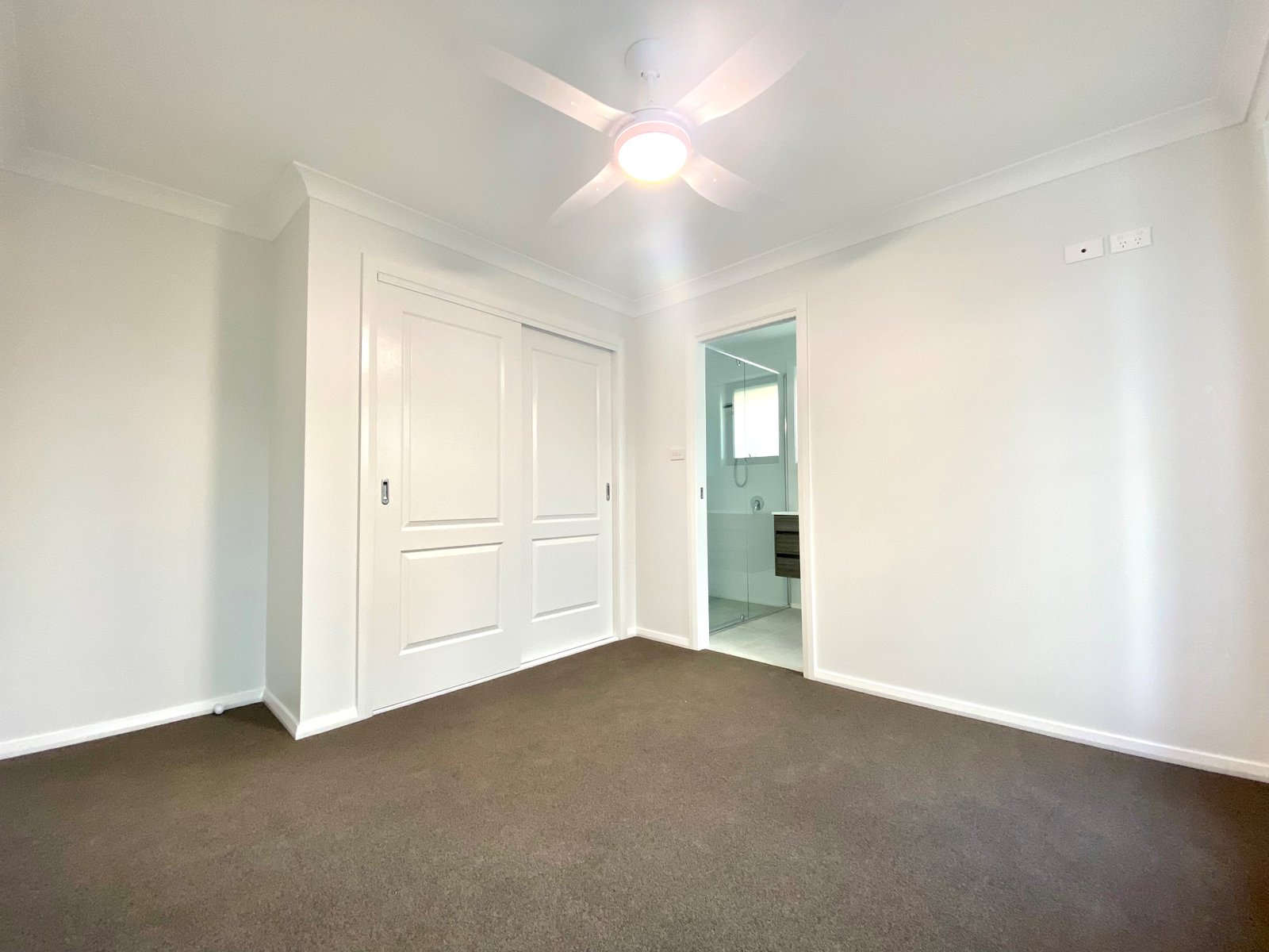 2/26 Mustang Close TAMWORTH 5