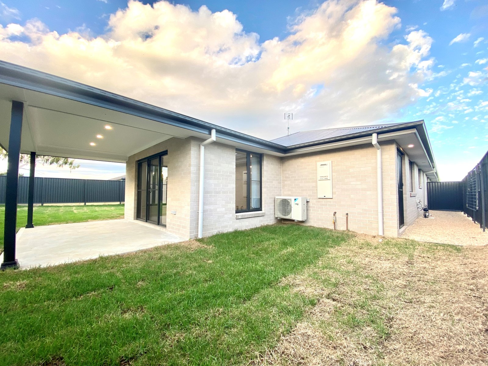 2/26 Mustang Close TAMWORTH 10