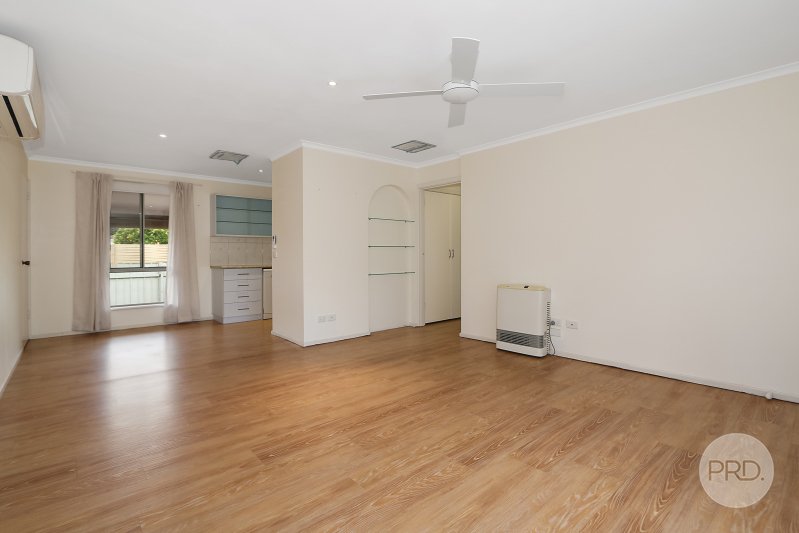 2/26 Wentworth Court LAVINGTON 2