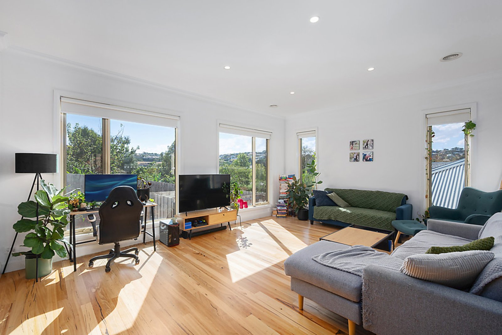 Gallery: 2/260 Roslyn Road