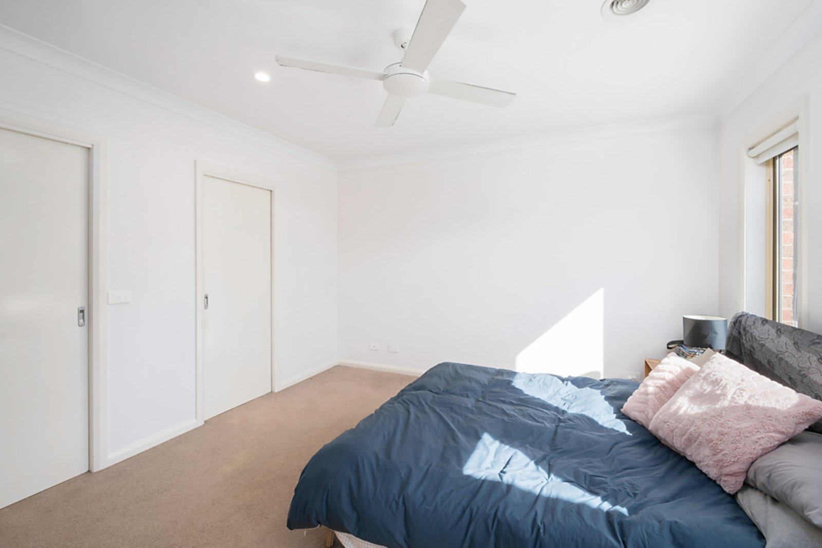 Gallery: 2/260 Roslyn Road