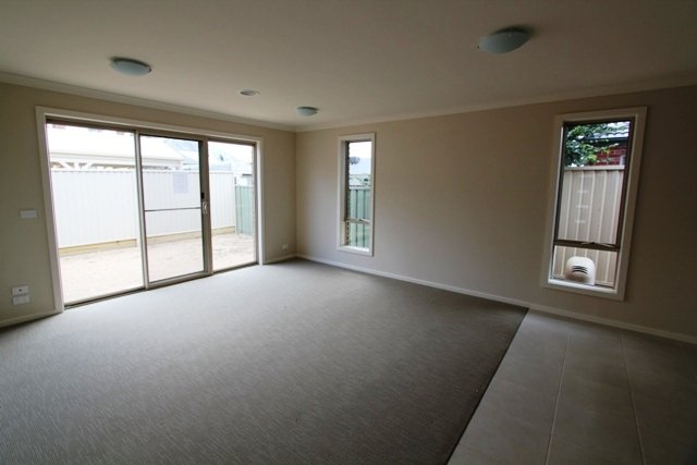 2/261 Albert Street SEBASTOPOL 4