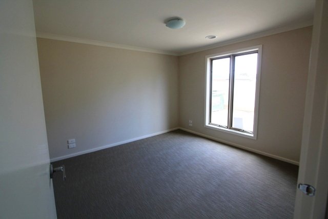 2/261 Albert Street SEBASTOPOL 9