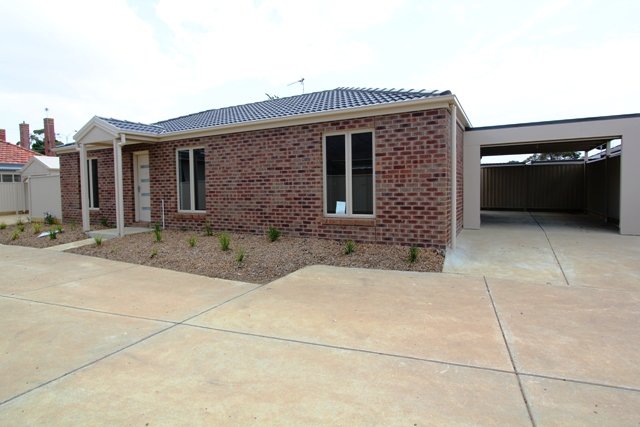 2/261 Albert Street SEBASTOPOL 1