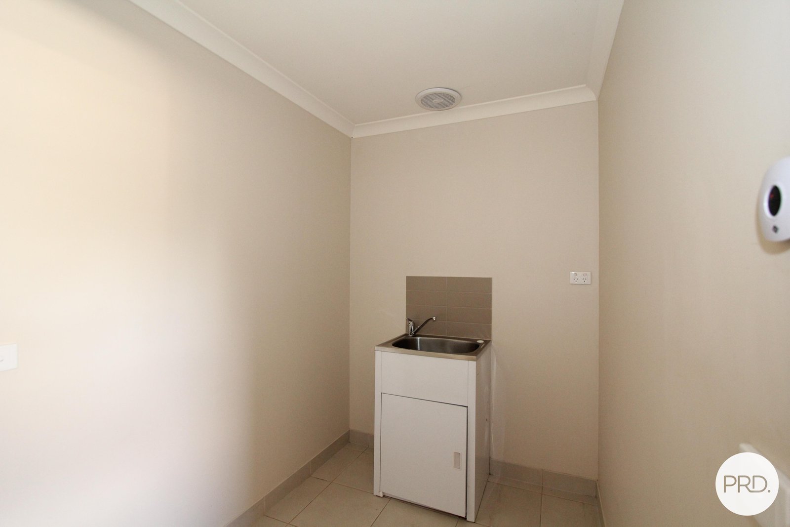 2/261 Albert Street SEBASTOPOL 8