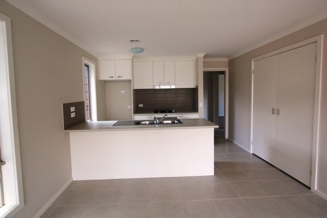 2/261 Albert Street SEBASTOPOL 6