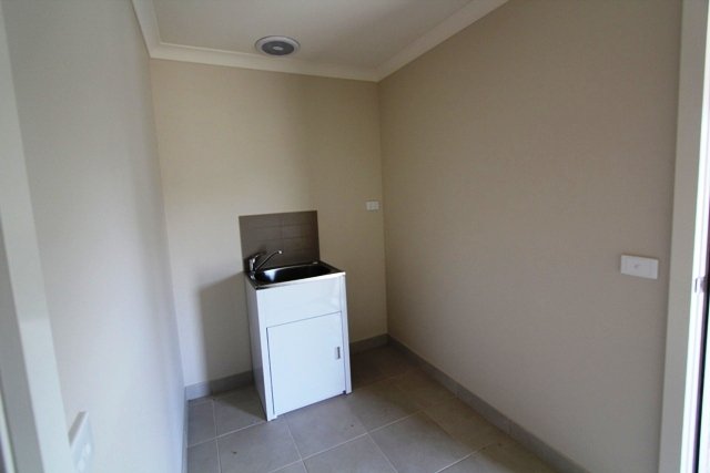 2/261 Albert Street SEBASTOPOL 11