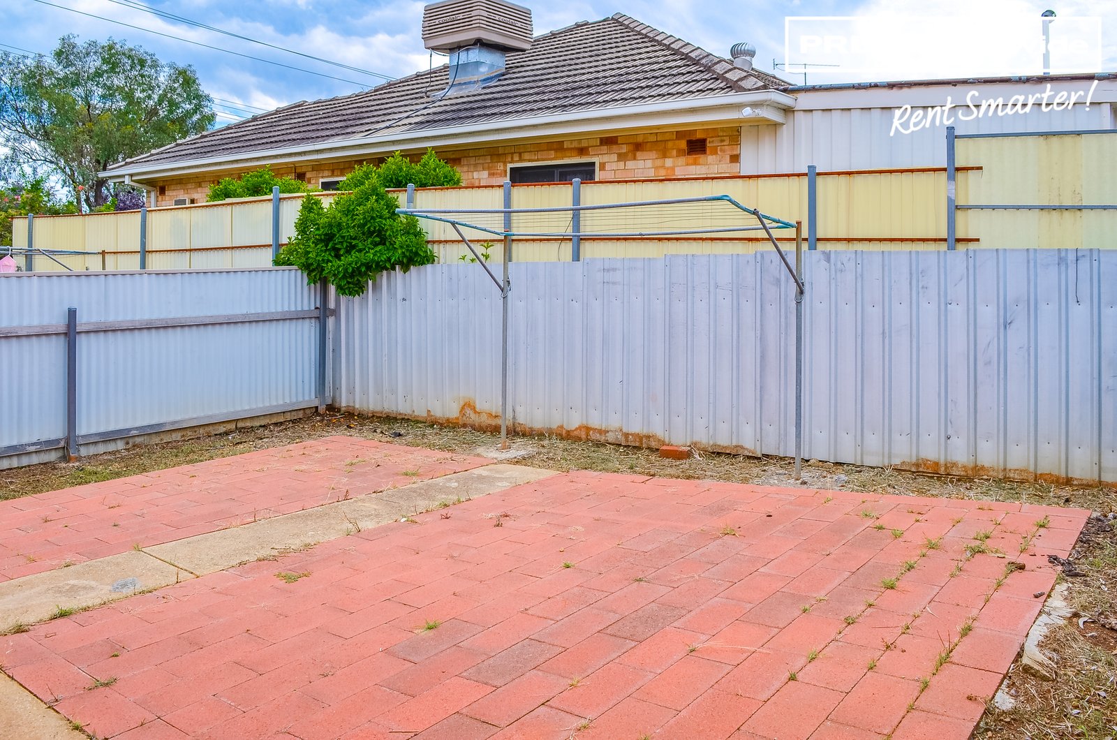 2/263 Bourke Street TOLLAND 8