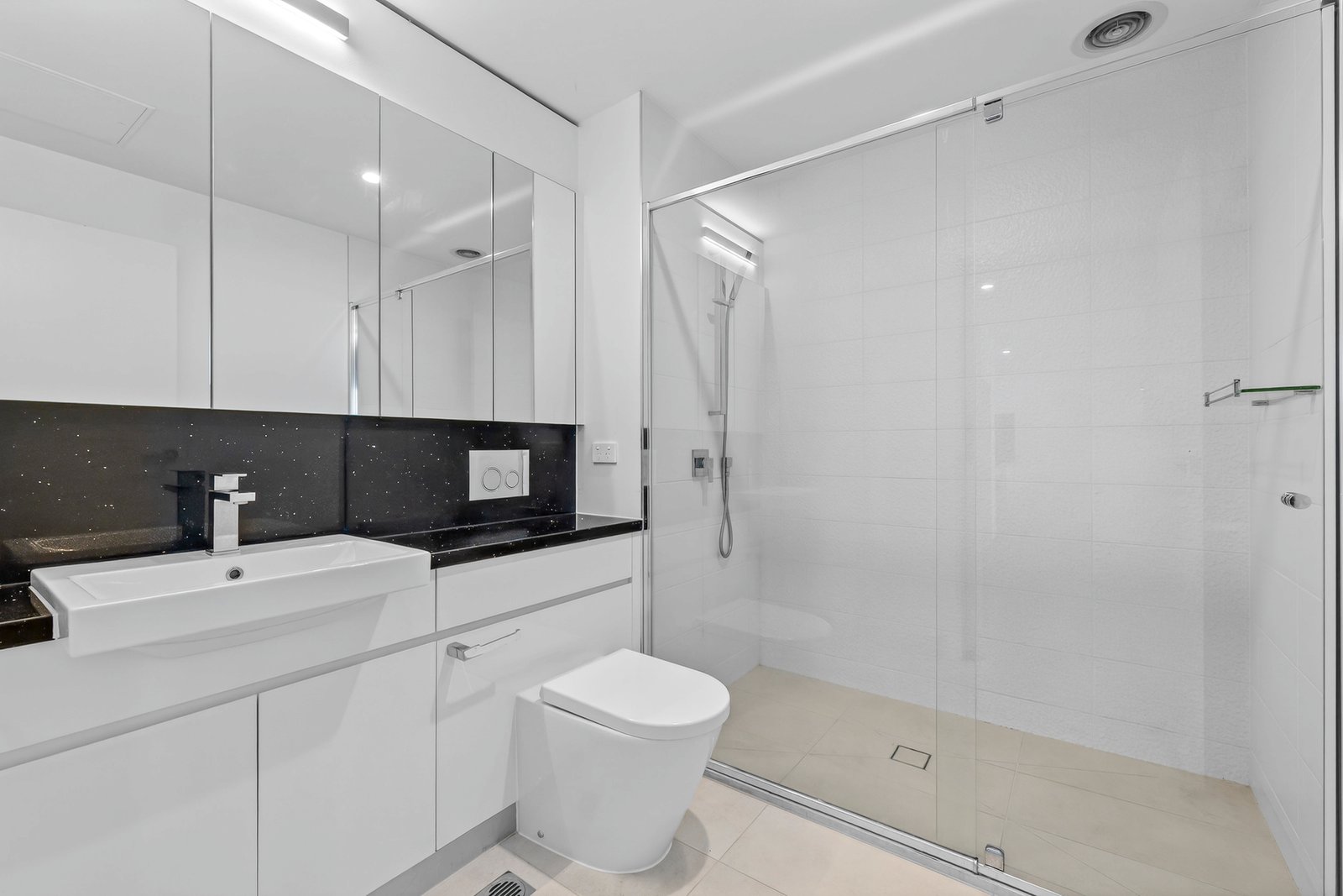 Gallery: 226/70 Batesford Road