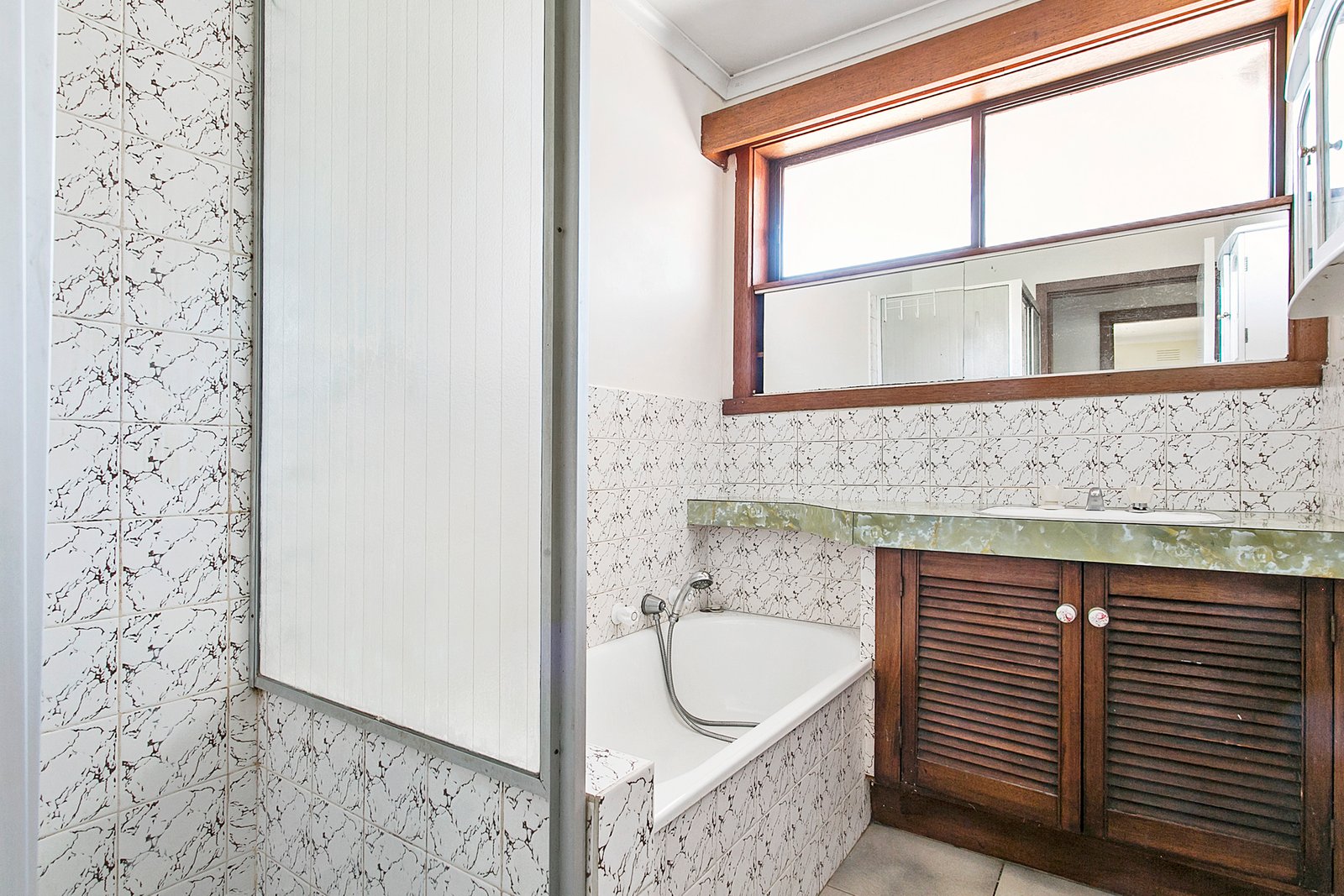 Gallery: 2/26A Moncur Avenue