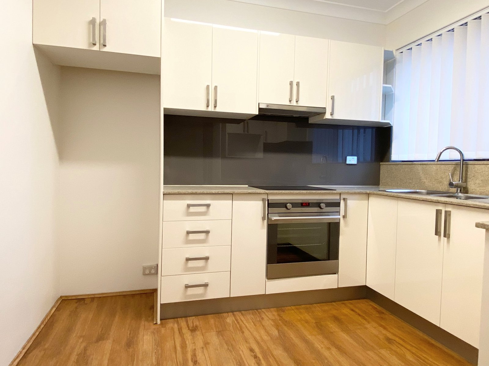 2/27-29 Dryden Street CAMPSIE 4