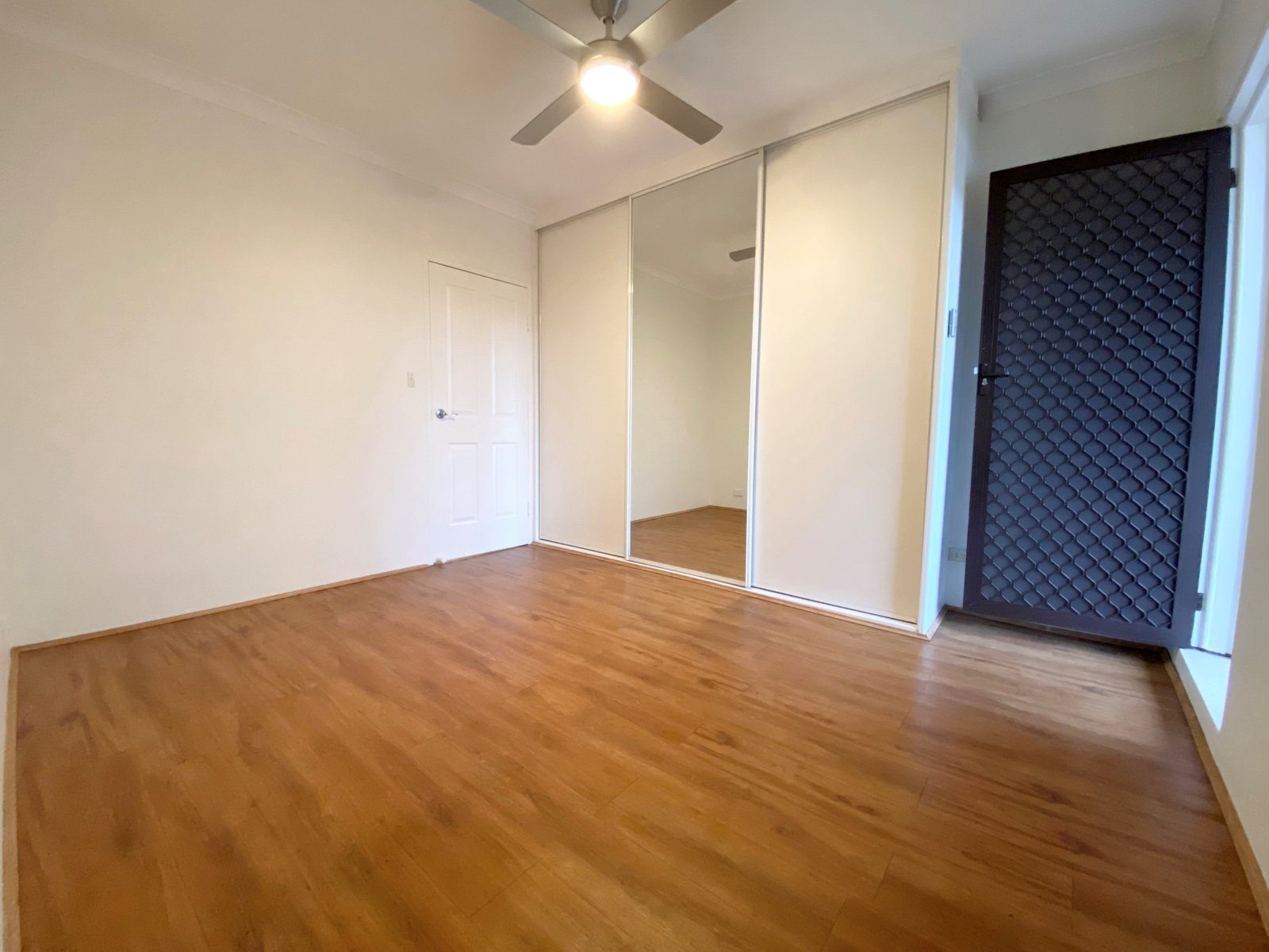 2/27-29 Dryden Street CAMPSIE 6