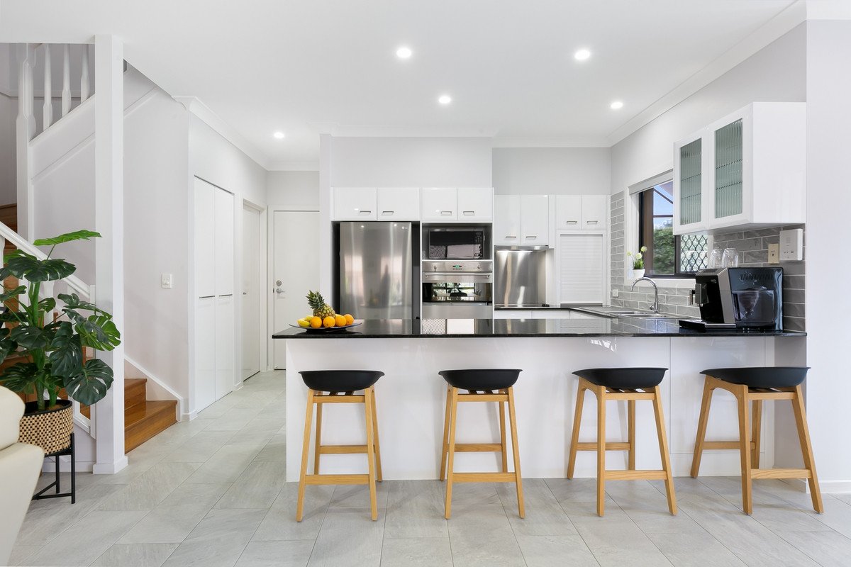 2/27-33 Beachcomber Court Burleigh Waters 2