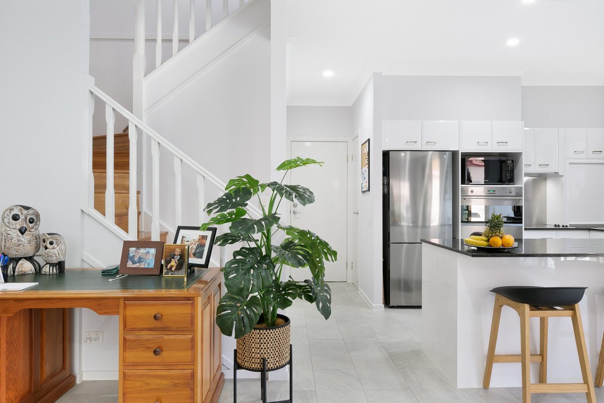 2/27-33 Beachcomber Court Burleigh Waters 4