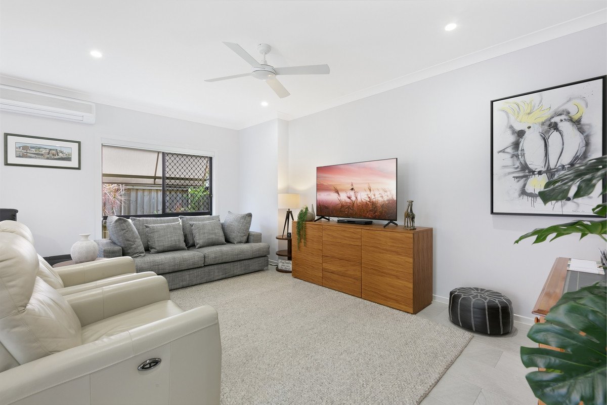 2/27-33 Beachcomber Court Burleigh Waters 10