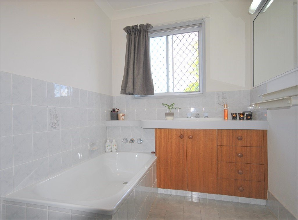 2/27 Ashbourne Terrace BIGGERA WATERS 8