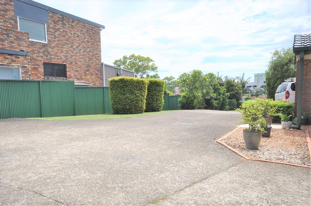 2/27 Ashbourne Terrace BIGGERA WATERS 11
