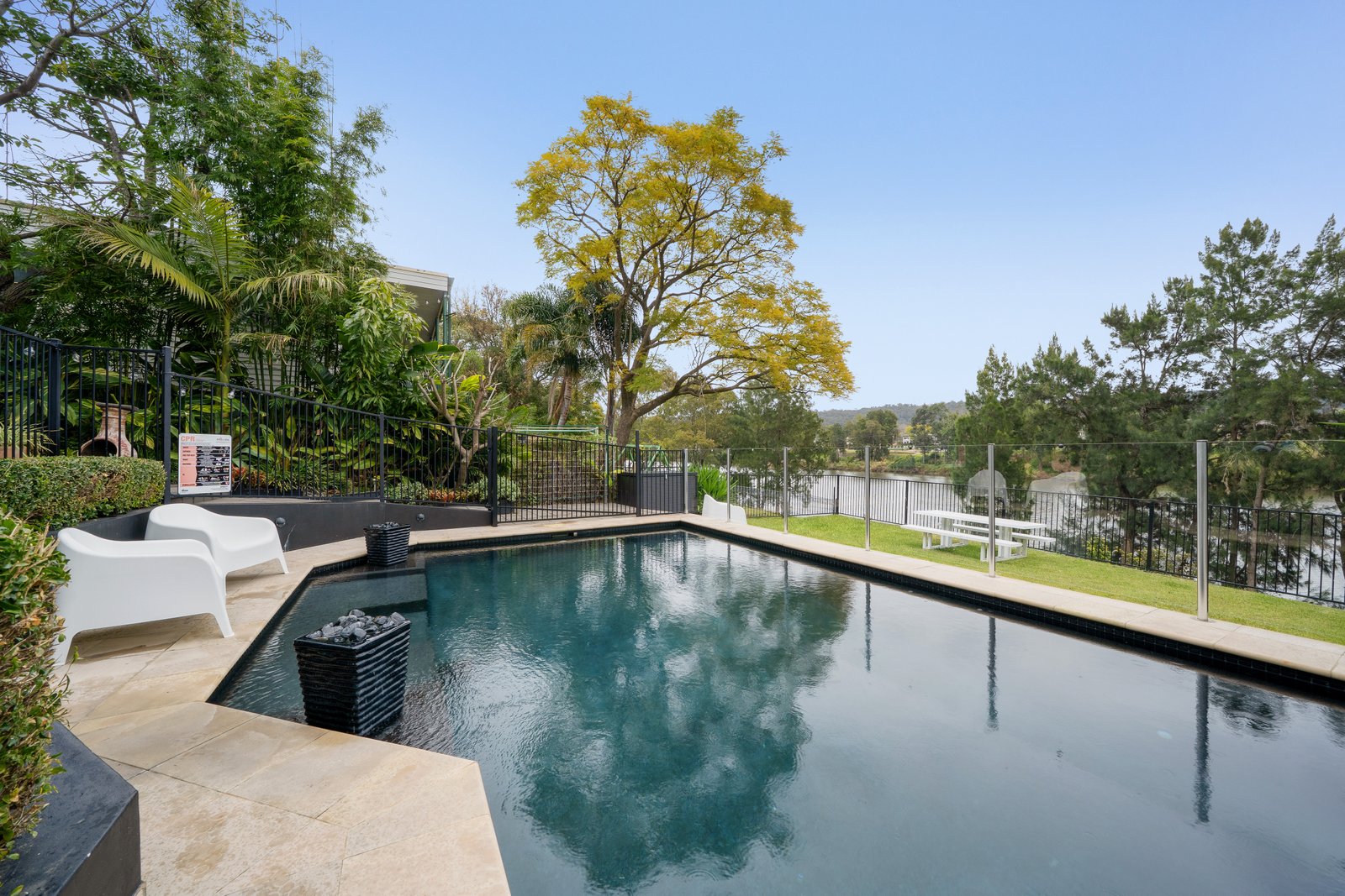 2/27 Bellevue Road REGENTVILLE 4